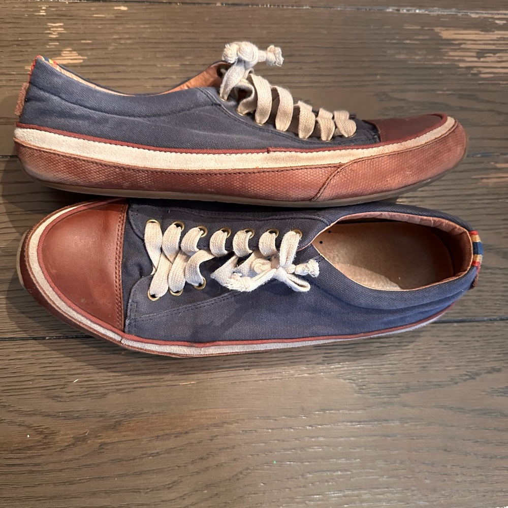 FOSSIL sneakers size 11